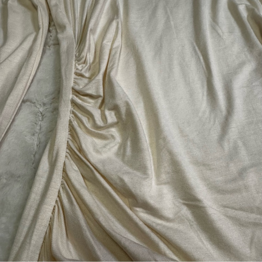 Newport News Cream Long Sleeve Top, Size Small Ruching on Sides and Sleeves NWOT - Picture 7 of 13